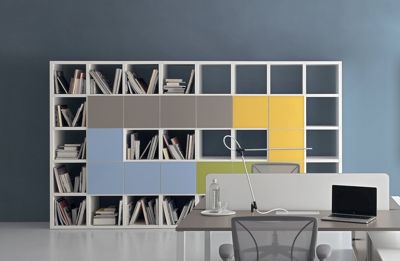 Bookcase 18