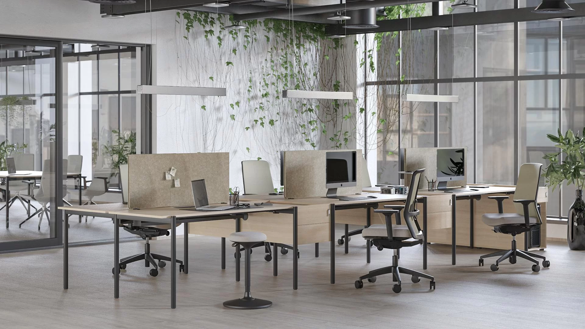 Scrivania operativa 47