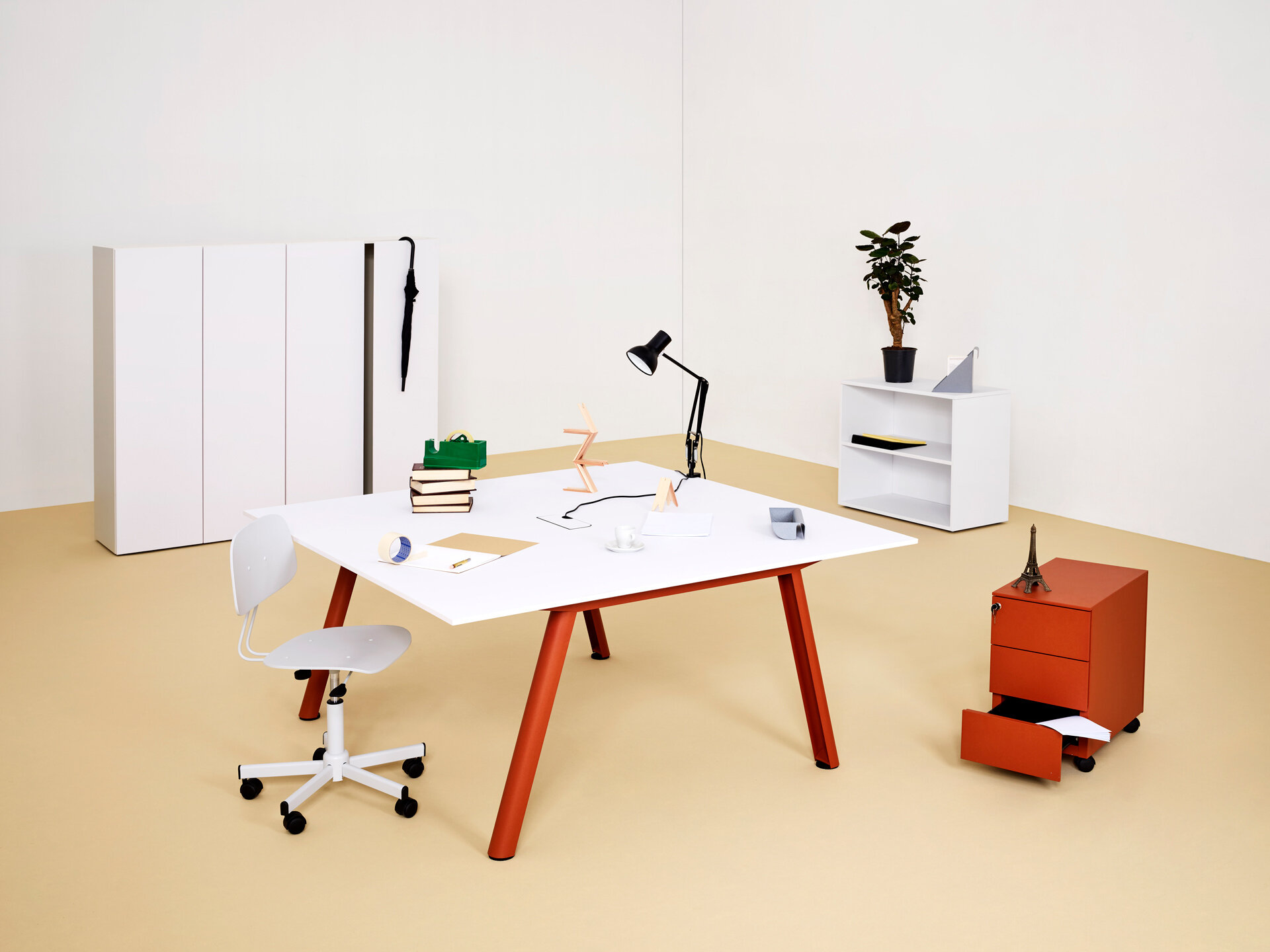 Scrivania operativa 35