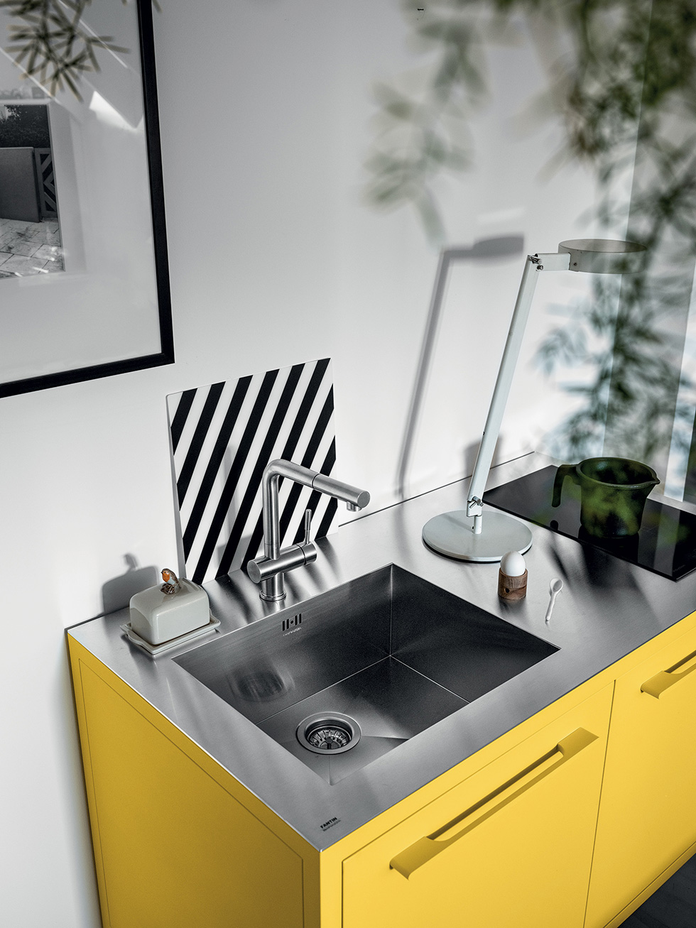 Kitchen unit 12
